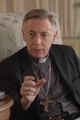 “A coger atléticamente”: Un obispo habla claro