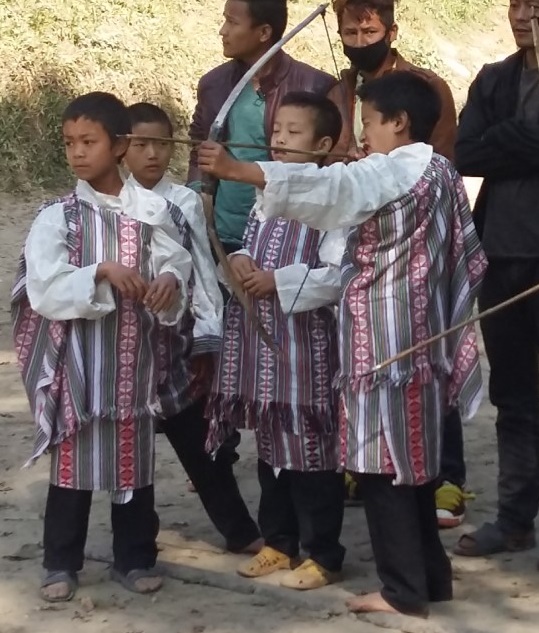 Arco y flecha en la misión tibetana