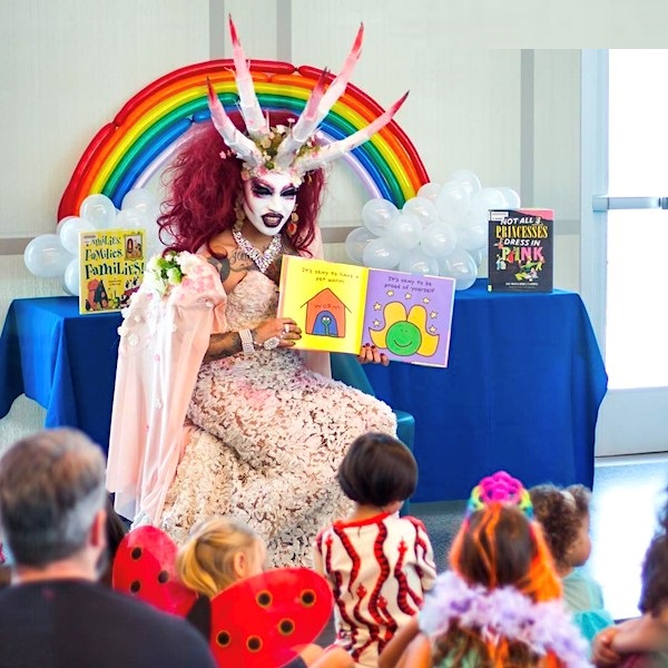 El futuro que los liberales quieren: versión súcubo drag maestro de jardín de infantes