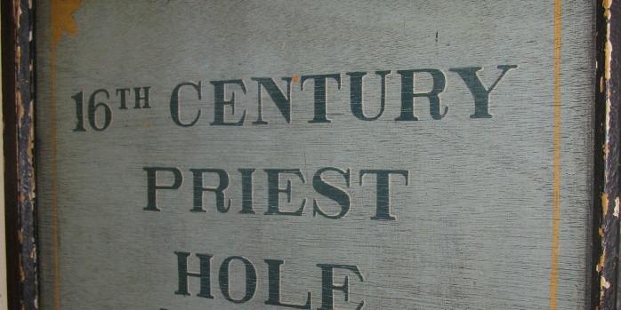 “Priestholes” y curas flojos de papeles