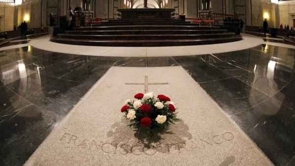 Ante la exhumación del cuerpo de Franco