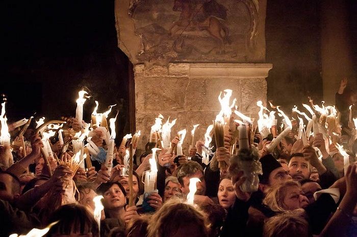 El Fuego Sagrado. El milagro de la Pascua del Santo Sepulcro