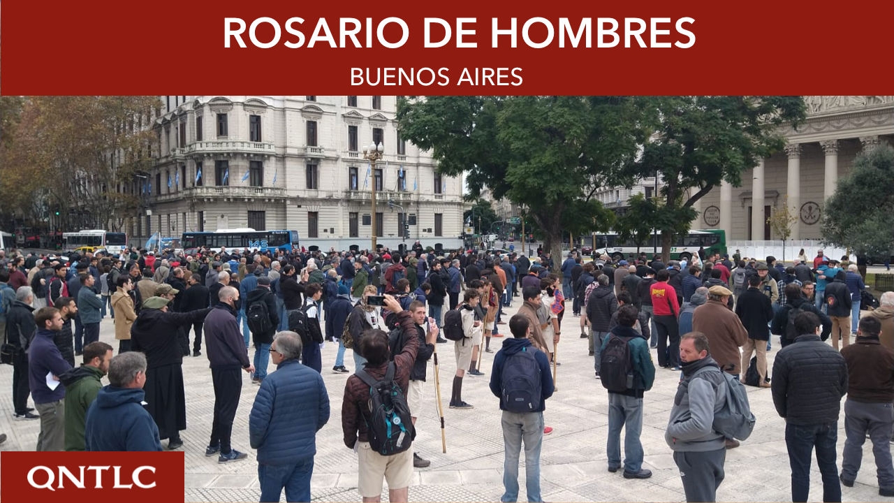 2500 hombres arrodillados frente a una Mujer. Primer Rosario de hombres. Buenos Aires, Argentina