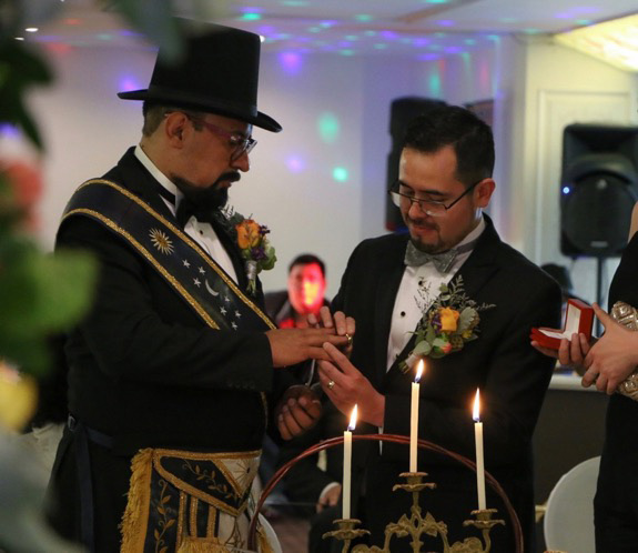 Y si el masón es un trans: ¿puede ser padrino?