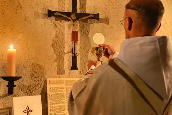 SOBRE EL VIRAJE BENEDICTINO [Nota ad cautelam]